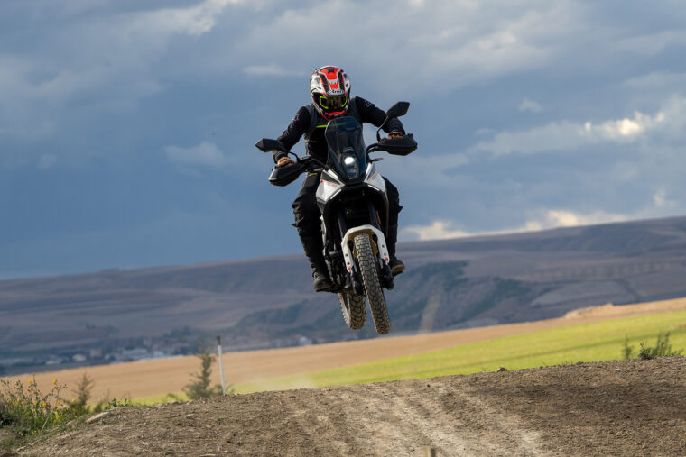 Prueba. Morbidelli T125X, T352X y T502X. ¡Familia completa al ataque! 9 Morbidelli T125X 2025 pruebaMBK1