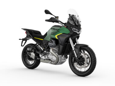 Moto Guzzi Stelvio 2026 estudio6