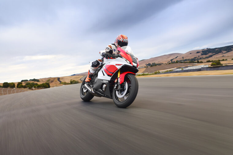 Yamaha-R7-2026-accion22