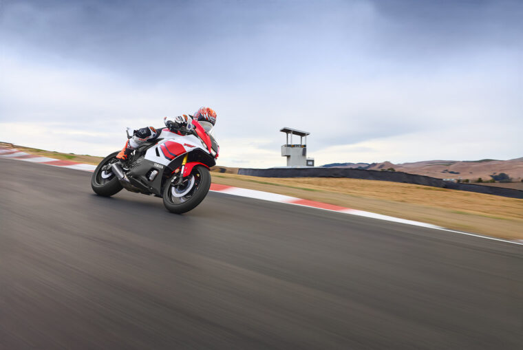 Yamaha-R7-2026-accion23