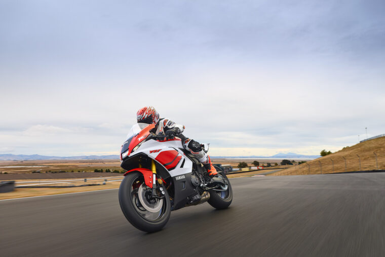 Yamaha-R7-2026-accion26