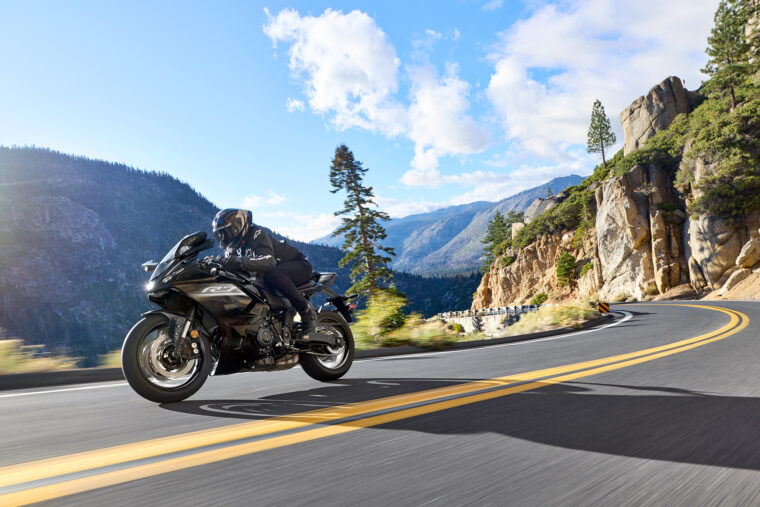 Yamaha-R7-2026-accion7