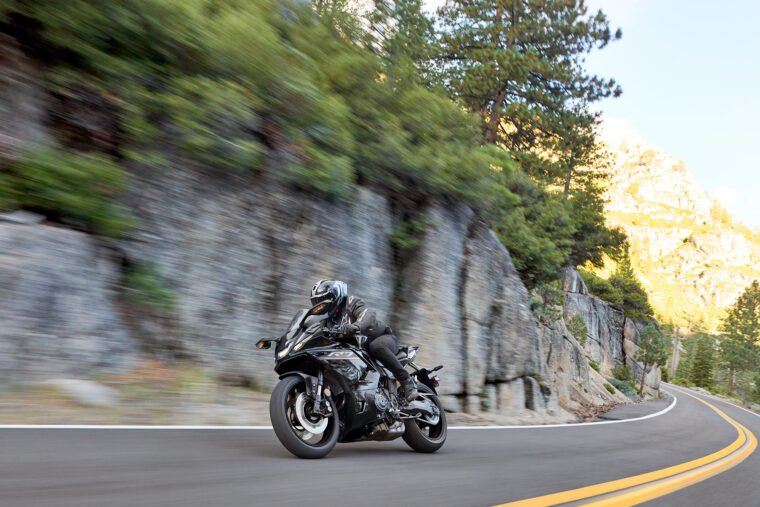 Yamaha-R7-2026-accion8