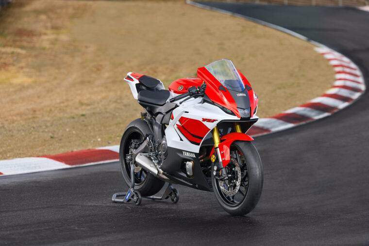 Yamaha-R7-2026-estaticas11