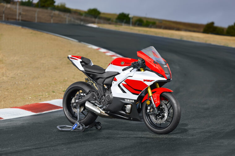 Yamaha-R7-2026-estaticas12