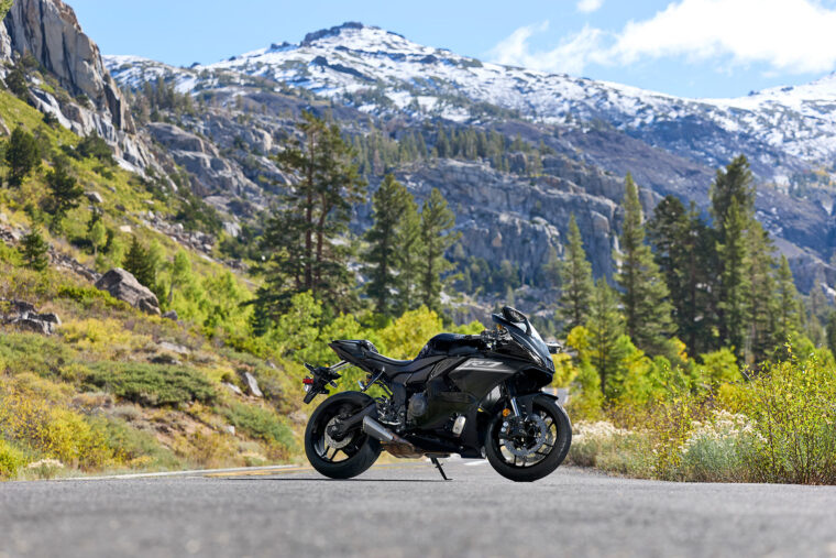 Yamaha-R7-2026-estaticas13