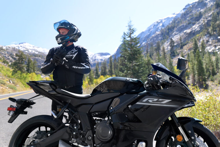 Yamaha-R7-2026-estaticas14