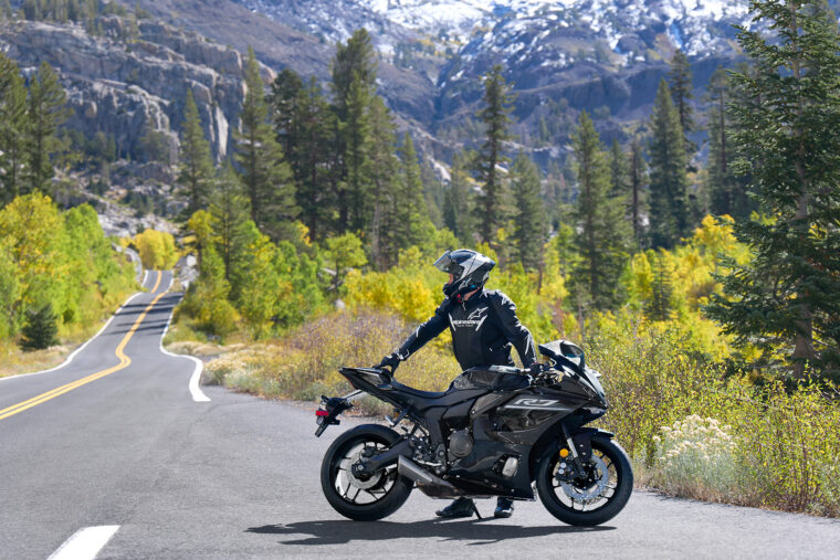 Yamaha-R7-2026-estaticas16