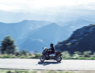 Yamaha TMAX 25 Aniversario 2026 accion1