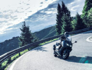 Yamaha TMAX 25 Aniversario 2026 accion10