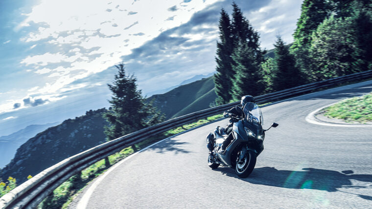 Yamaha-TMAX-25-Aniversario-2026-accion10