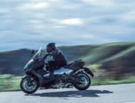 Yamaha TMAX 25 Aniversario 2026 accion12