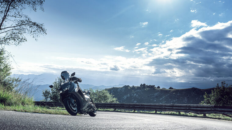 Yamaha-TMAX-25-Aniversario-2026-accion8