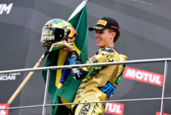 Diogo Moreira: «Me he quitado mil toneladas de la espalda con este título» 10 diogo moreira campeon moto2 valencia (1)