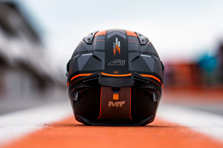 mt-helmets-circuit-valencia-casco-solidario (10)