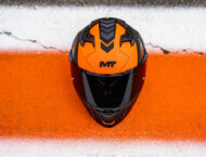 MT Helmets y el Circuit Ricardo Tormo unen fuerzas para ayudar a los afectados por la DANA 3 mt helmets circuit valencia casco solidario (2)