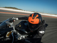 MT Helmets y el Circuit Ricardo Tormo unen fuerzas para ayudar a los afectados por la DANA 18 mt helmets circuit valencia casco solidario (23)