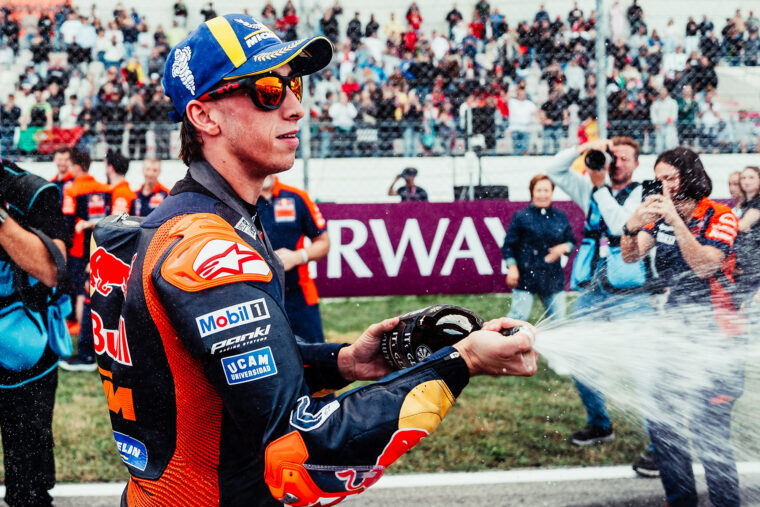 pedro-acosta-podio-sprint-portimao-motogp (1)