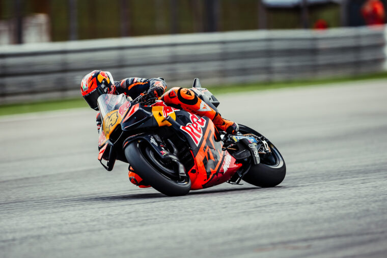 Pol Espargaró vuelve al circuito que cambió su vida: «Ahora me ha puesto esto en el camino como si fuera un desafío» 2 pol espargaro ktm motogp 1