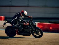 Prueba Ultraviolette F77 Mach 2 y F77 SuperStreet RECON 2025: espíritu "aeroeléctrico" 22 ultraviolette f77 mach2 superstreet 2025 1