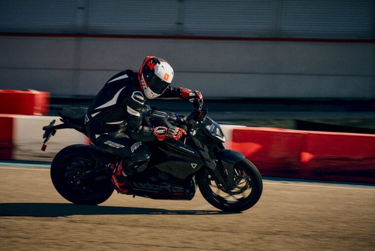 ultraviolette-f77-mach2-superstreet-2025-1