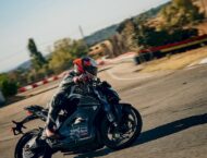 Prueba Ultraviolette F77 Mach 2 y F77 SuperStreet RECON 2025: espíritu "aeroeléctrico" 25 ultraviolette f77 mach2 superstreet 2025 5